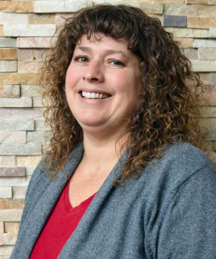 headshot photo of donna