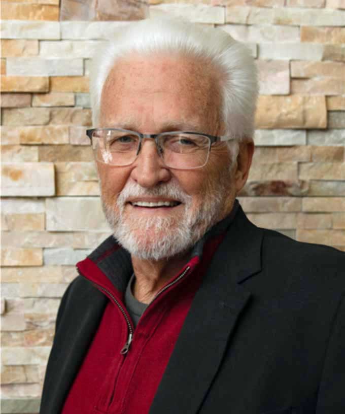 headshot photo of mark